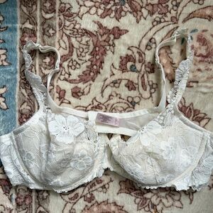 Y2K Victoria’s Secret Lace Balconette Bra 38C